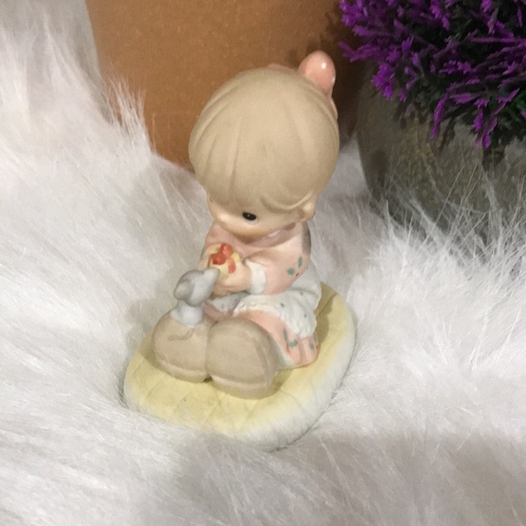 Precious Moments - Sharing the Season with You - Picture 2 of 6